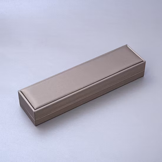 최신 스타일 플라스틱 포장 PU 가죽 보석 포장 선물 세트 상자